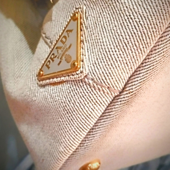 Prada Canapa - Picture 7 of 13